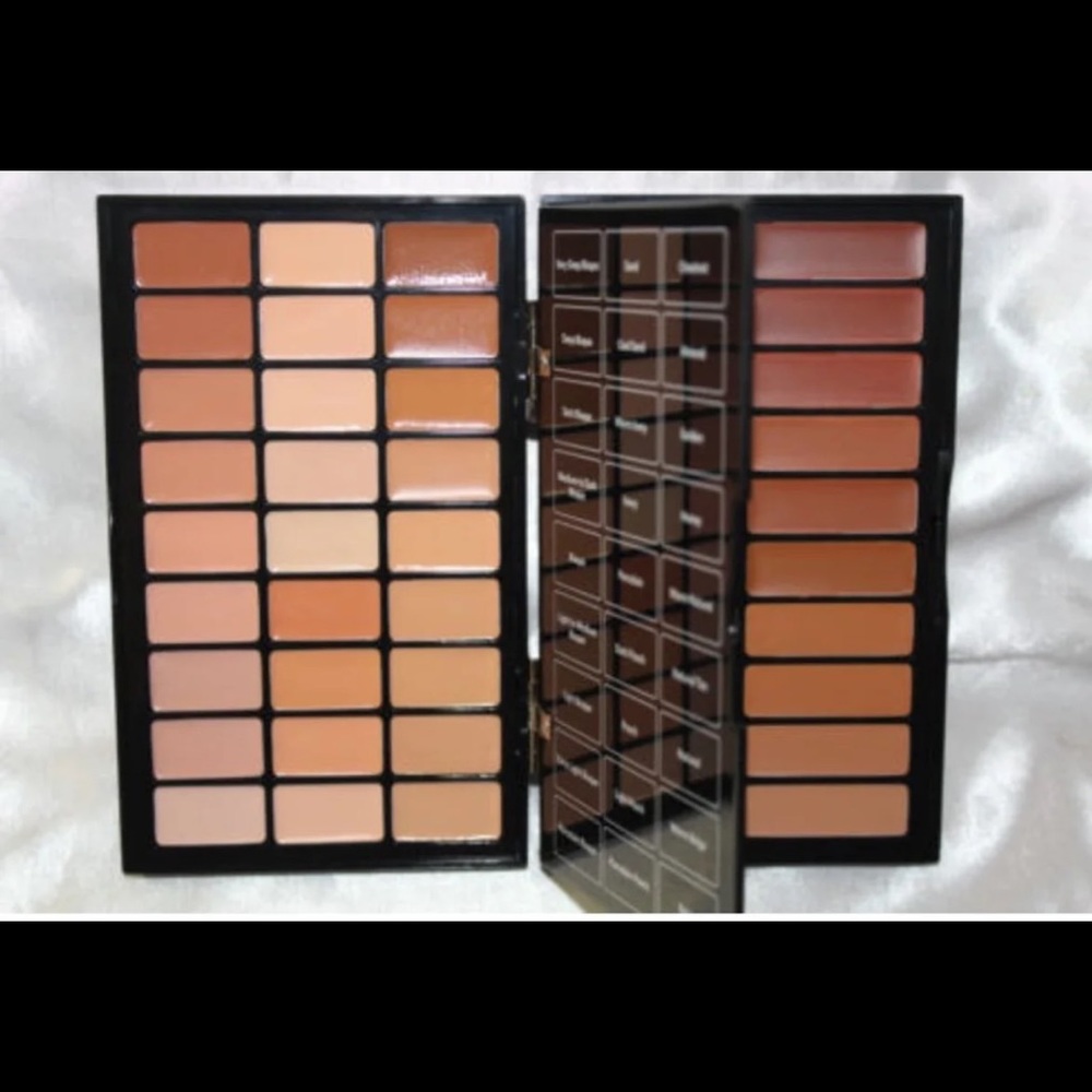 BOBBI BROWN Foundation Palette Cream